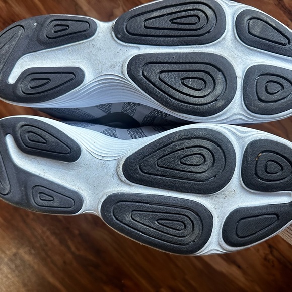 Men’s Nike Revolution size 11 - Picture 5 of 7